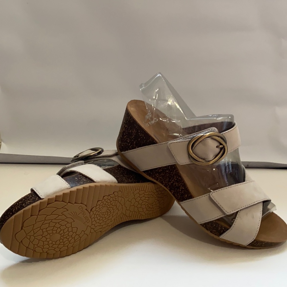 Dansko Susie ivory milled Nubuck 38EU 7.5-8US